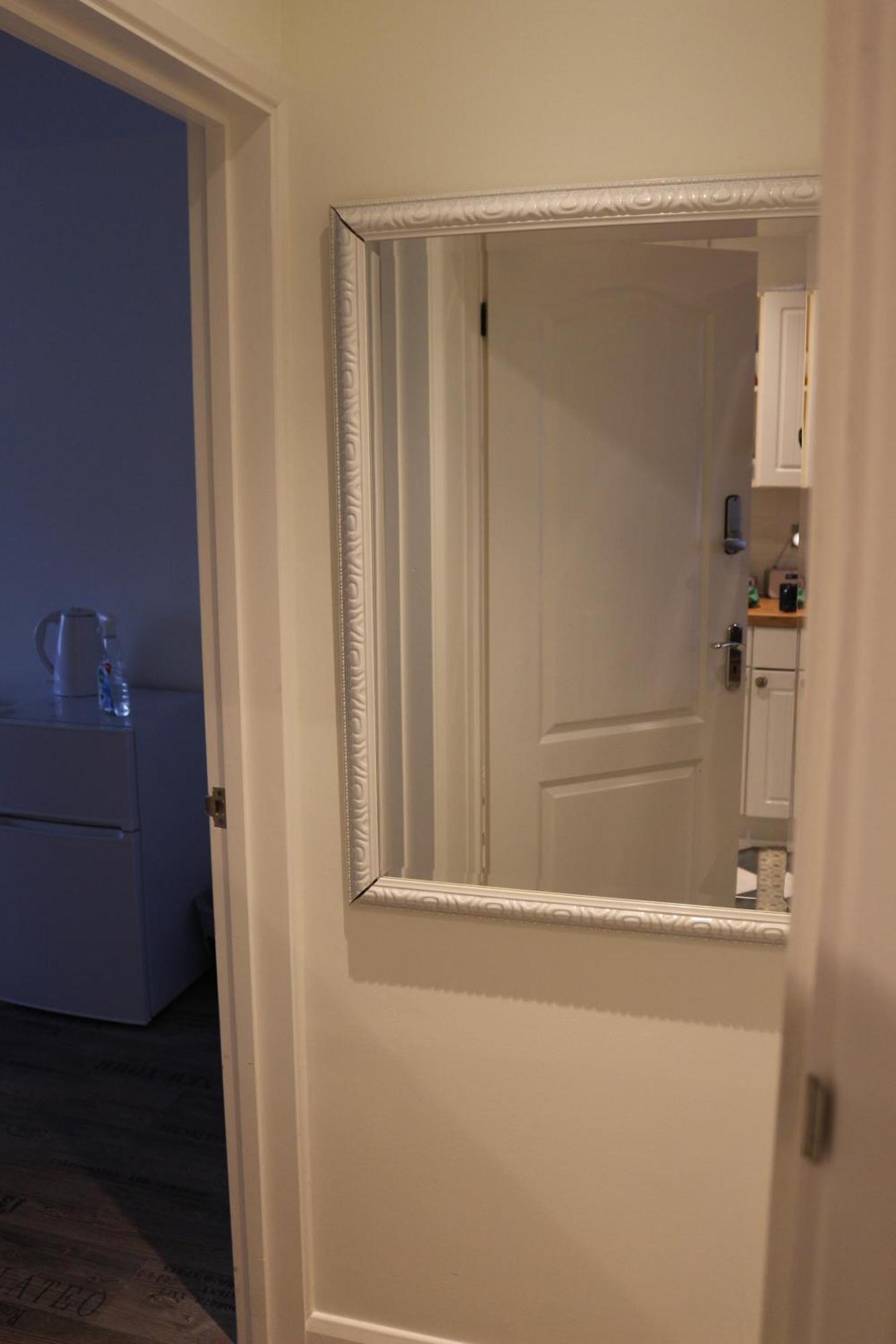 Ensuite Master Bedroom, Private Bathroom, Inside Family Home, Walking Distance To Harry Potter วัตฟอร์ด ภายนอก รูปภาพ