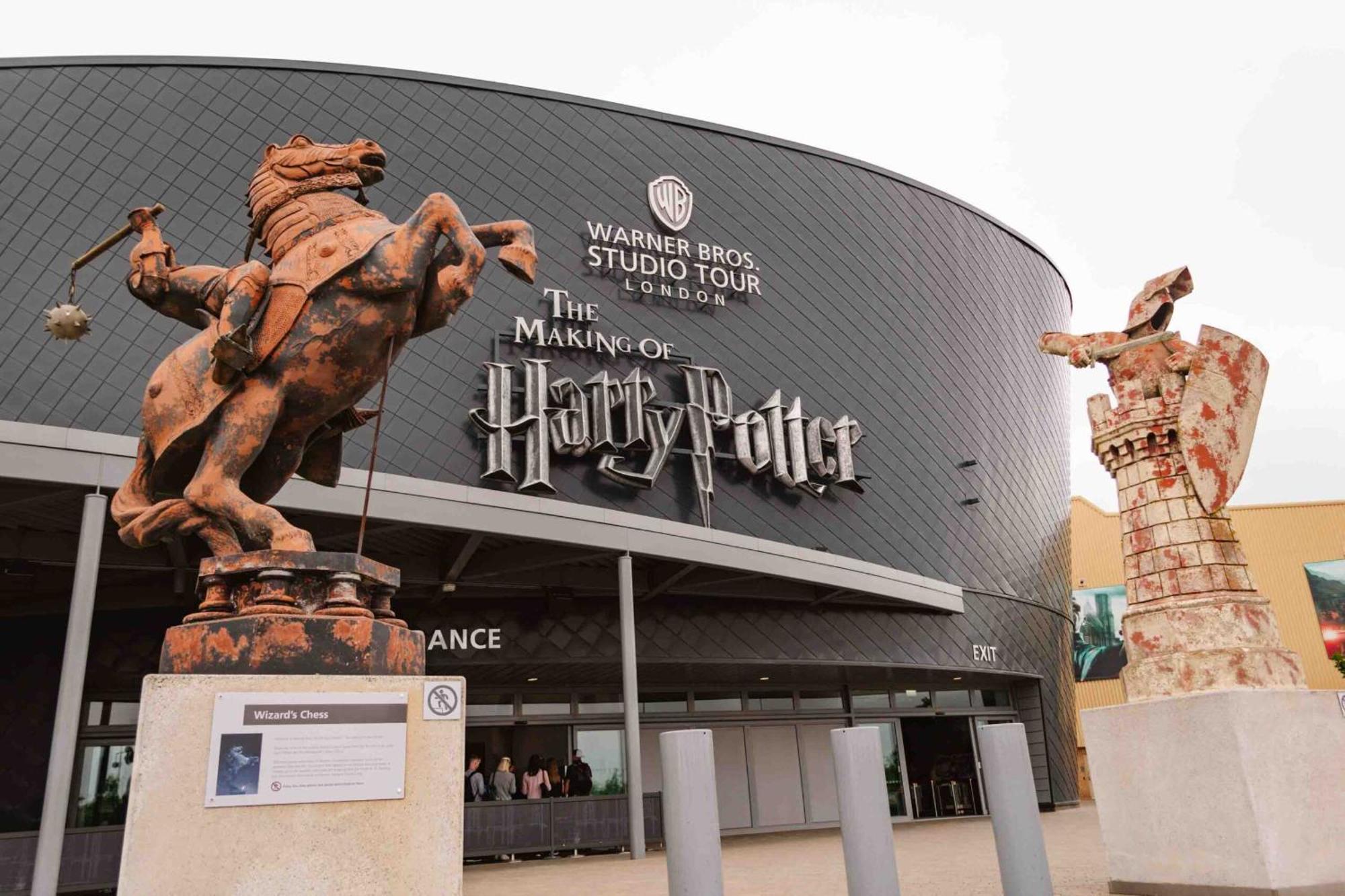 Ensuite Master Bedroom, Private Bathroom, Inside Family Home, Walking Distance To Harry Potter วัตฟอร์ด ภายนอก รูปภาพ